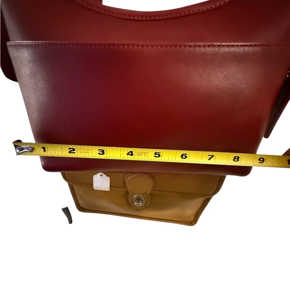 Vintage (2004) Coach Red Leather Legacy Hobo Crossbody Bag Purse No. G040-9136 - Picture 9 of 16